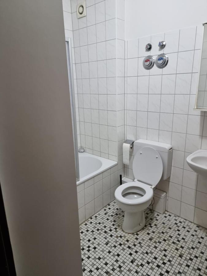 Onkel Tom Alpen & Sahara Apartment Падерборн Екстериор снимка